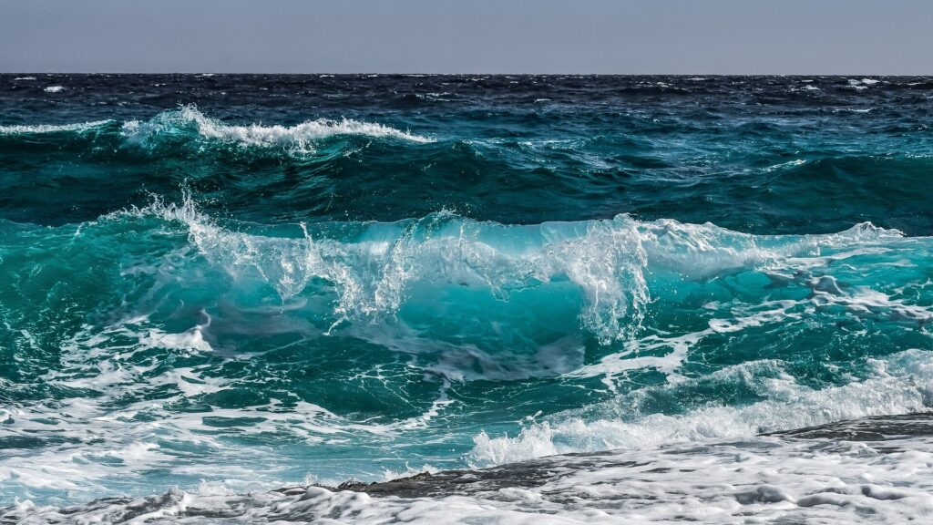 Хвилі в океані викликають дрижання землі