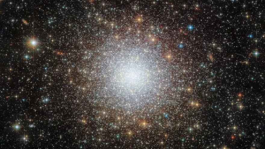 Кулясте скупчення NGC 2210