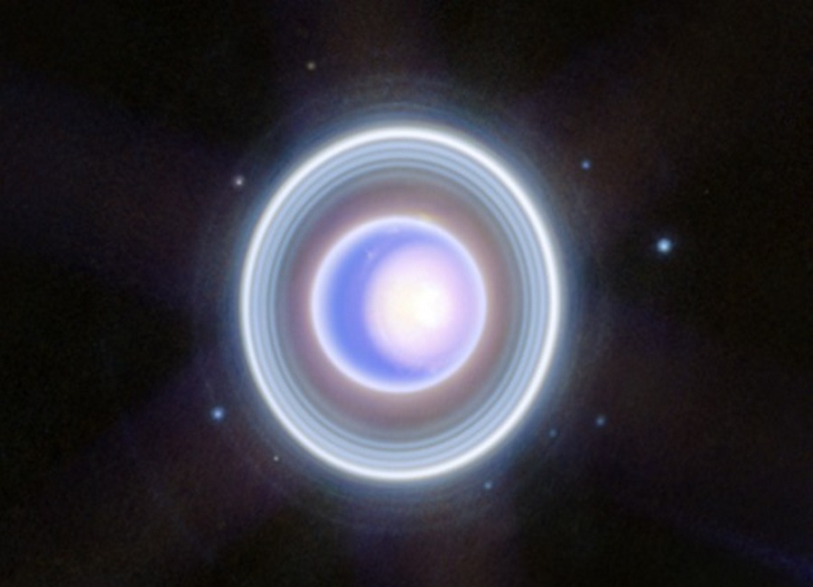 Нова світлина Урану, отримана телескопом James Webb