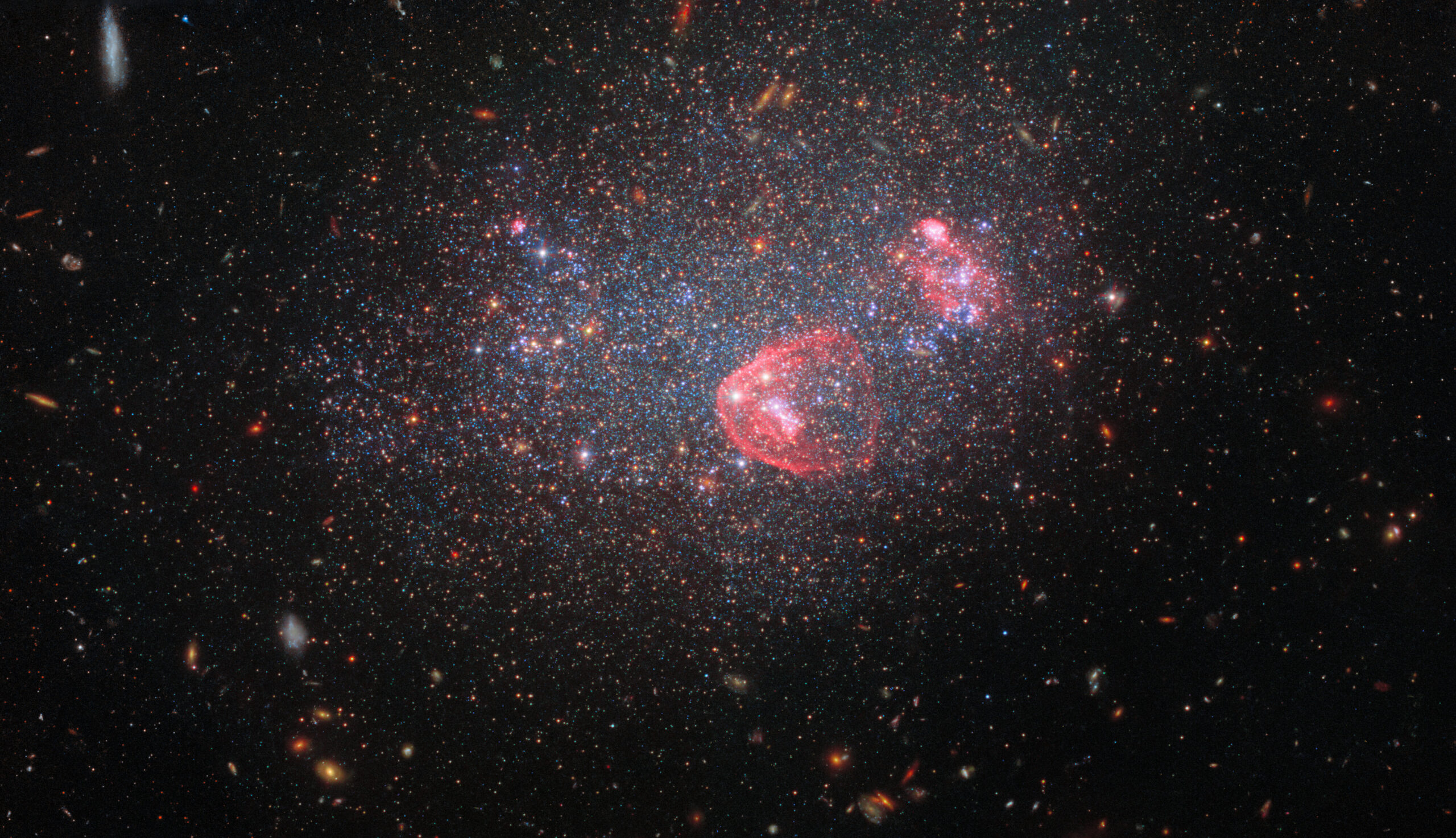 Snow globe in space: Hubble shows a “holiday” galaxy