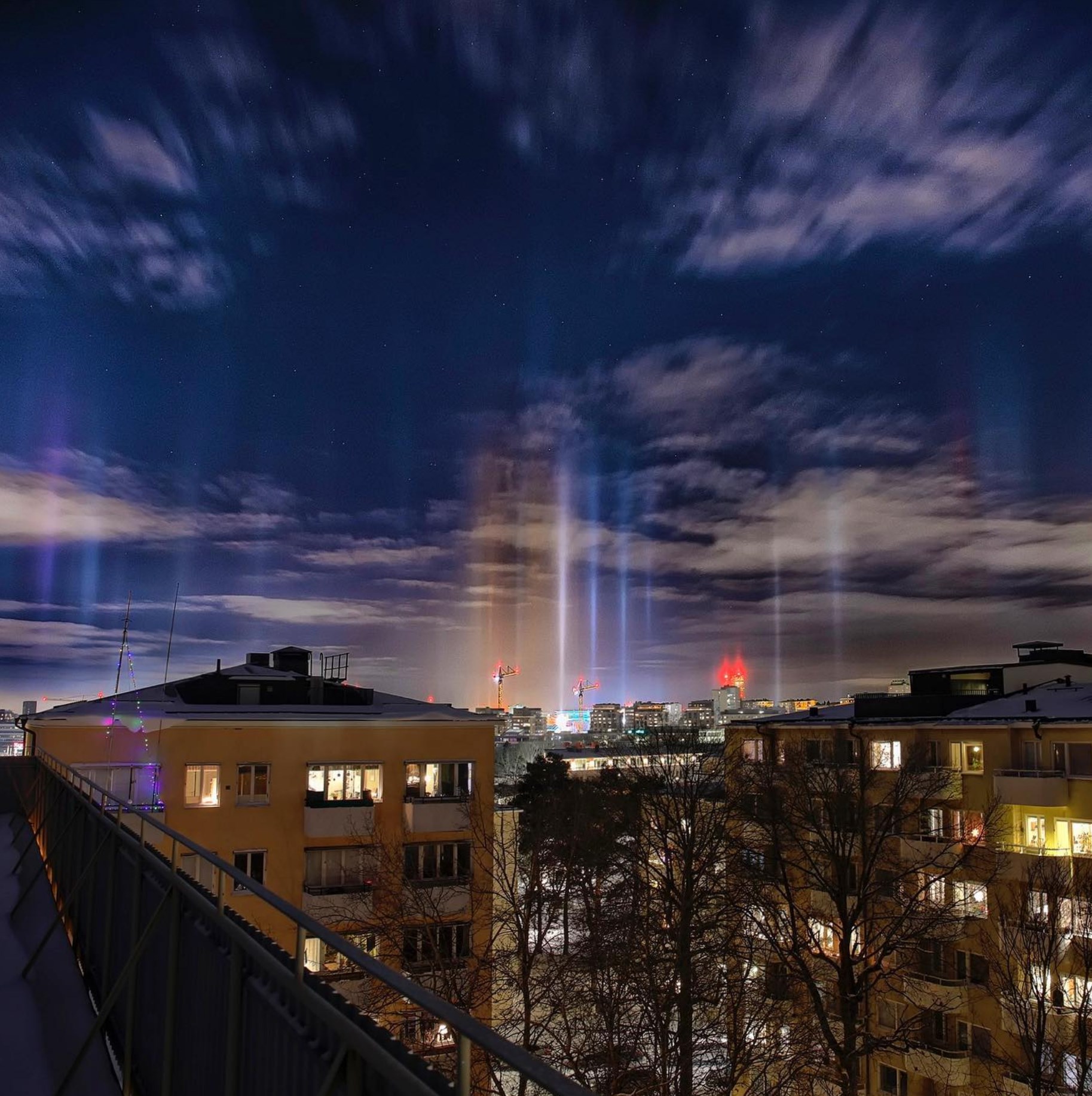 Световые столбы над Стокгольмом