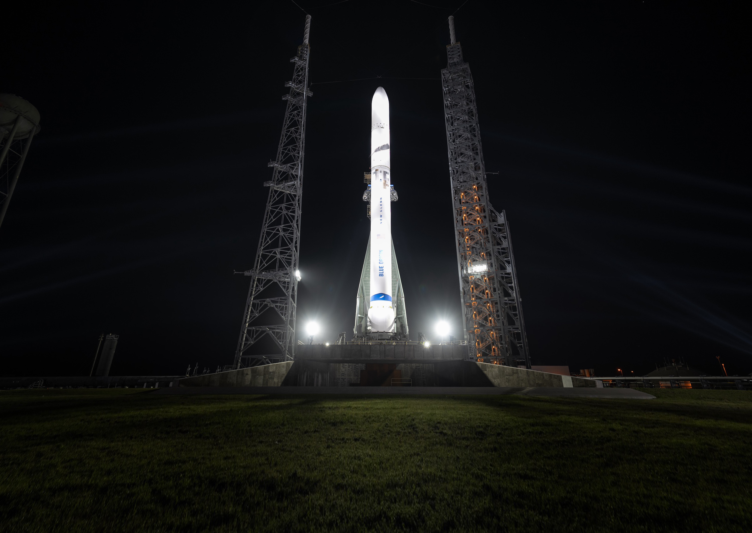 Blue Origin вперше встановила ракету New Glen на стартовий майданчик