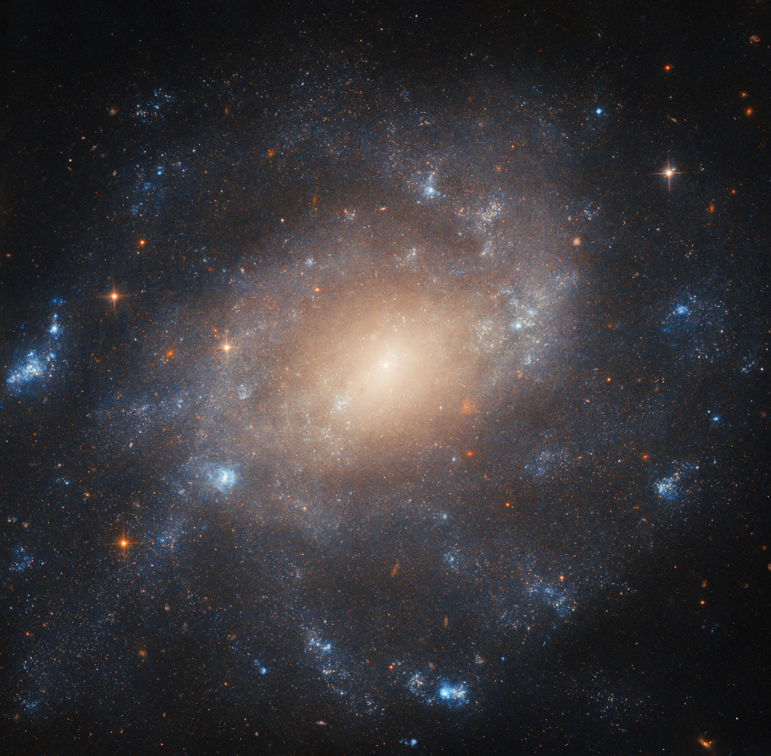 Hubble зазнімкував яскраве ядро «історичної» спіральної галактики