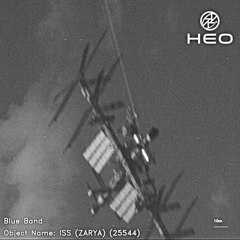 Космічне фотополювання: супутник HEO Robotics сфотографував МКС з відстані 69 км