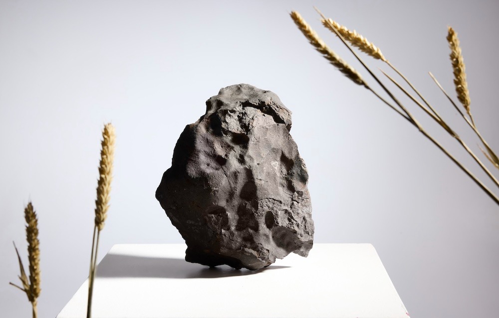 Для дистиляції горілки на метеориті використовують пшеницю та ячмінь із Франції