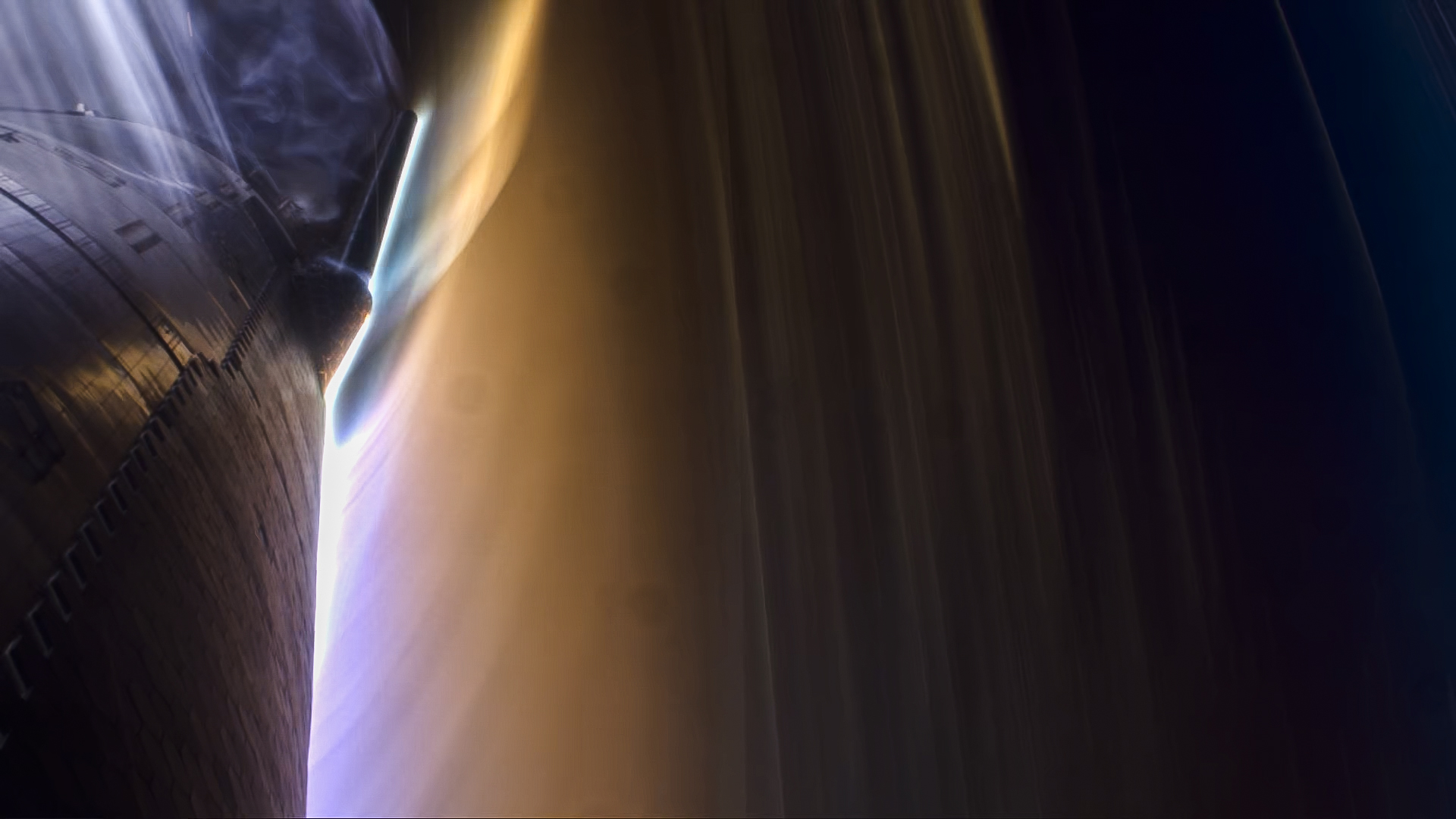 Взлет и огненное возвращение на Землю: лучшие фото и видео четвертого полета Starship