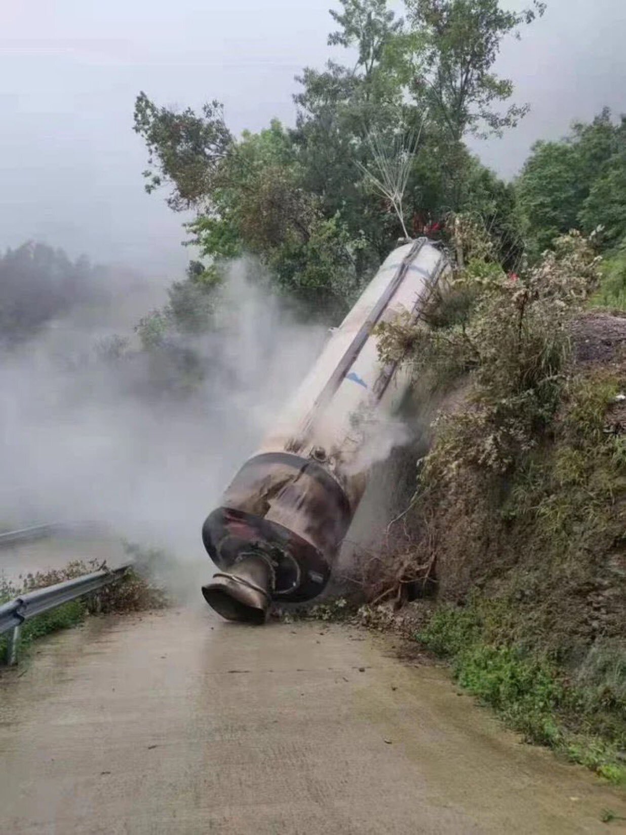 ”Damn poison”: Chinese rocket with toxic fuel crashed in populated area