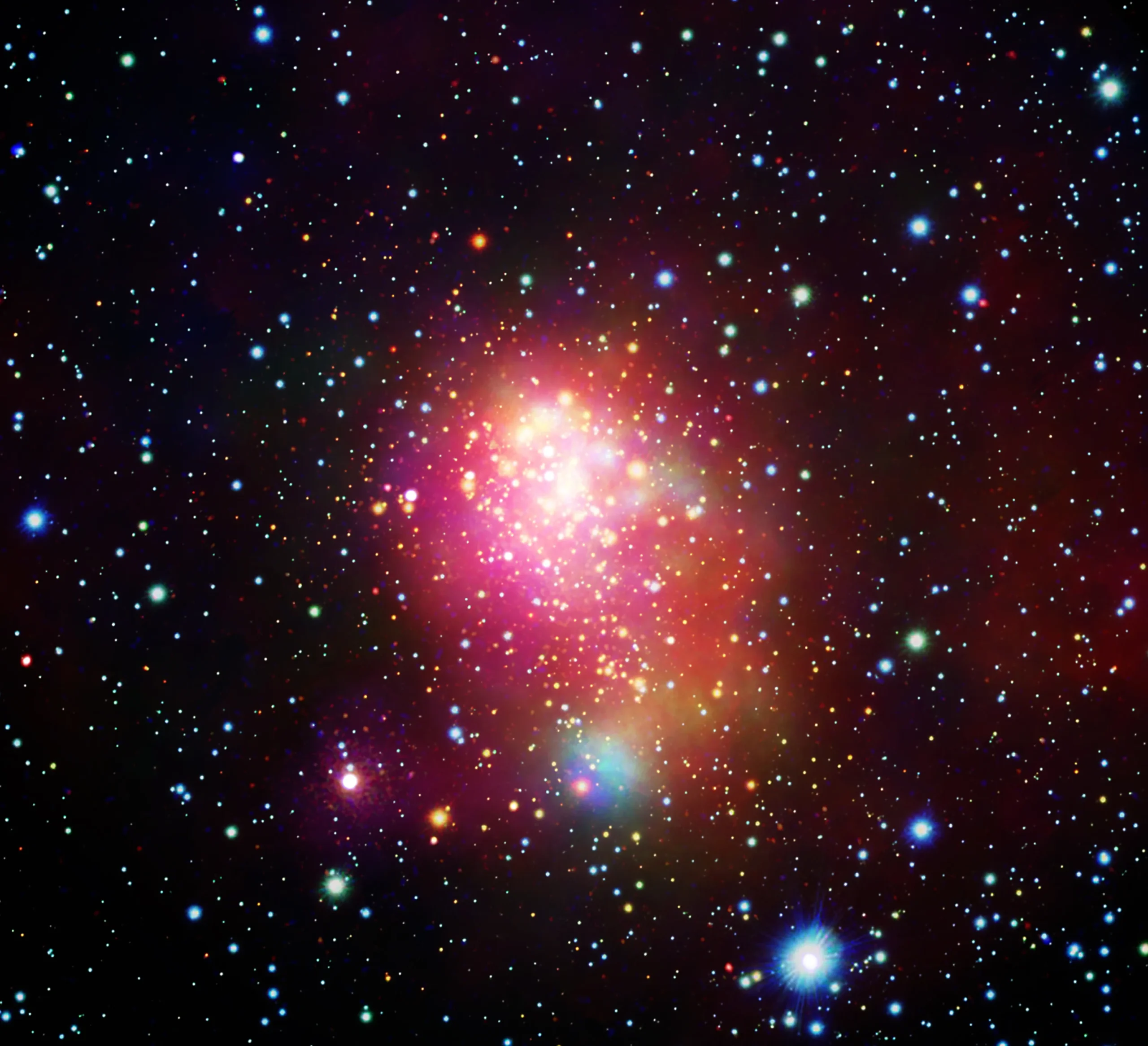 Звездное суперскопление засияло на новом снимке телескопа Chandra