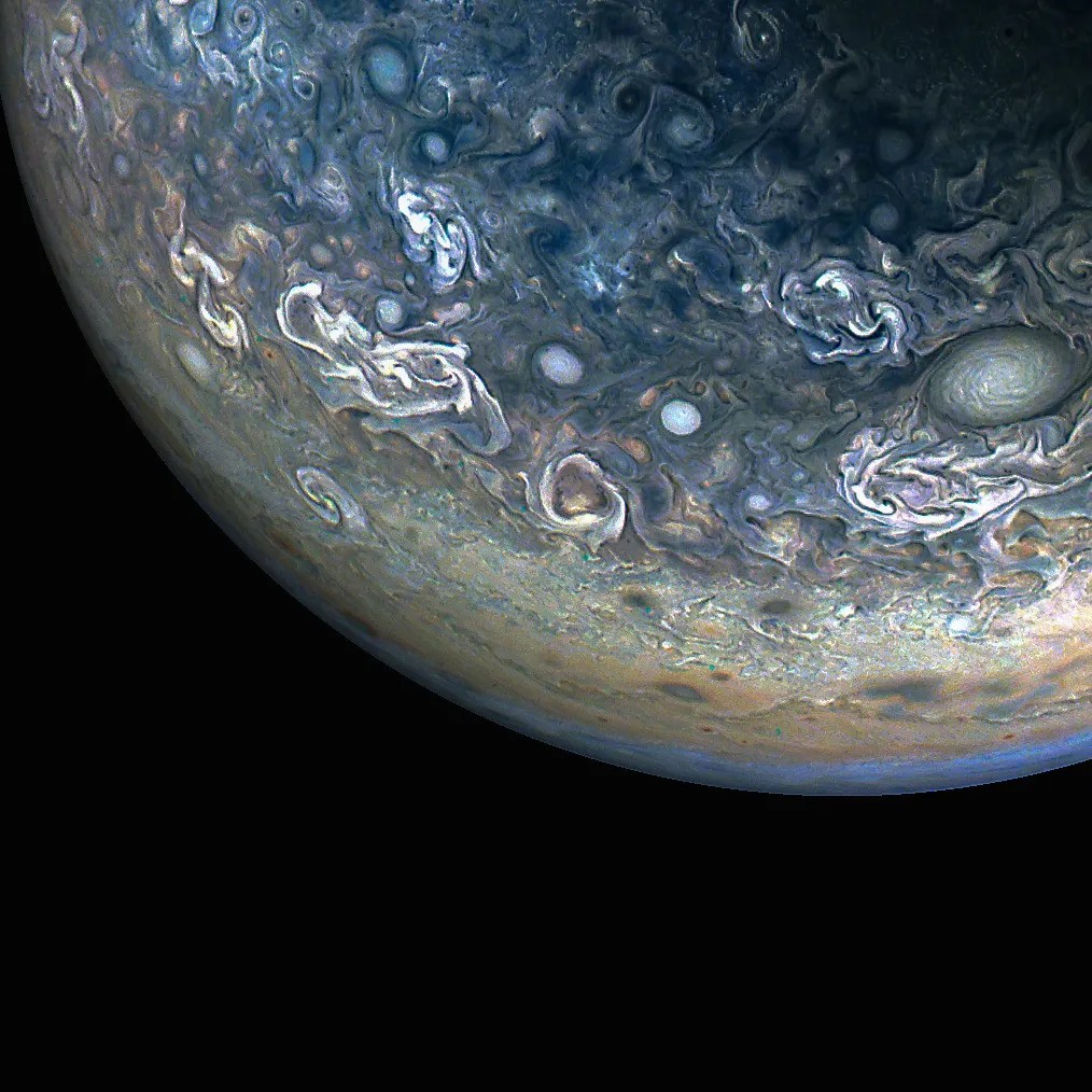 Juno takes an amazing photo of Jupiter