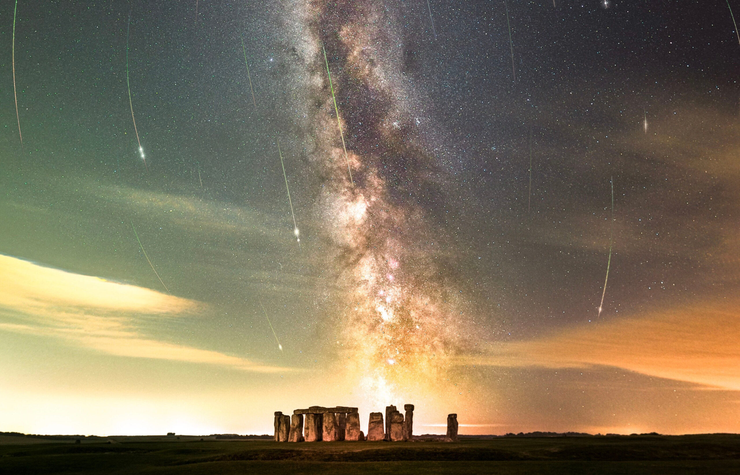 Perseid celestial show: Astrophotographer captures meteor shower over Stonehenge