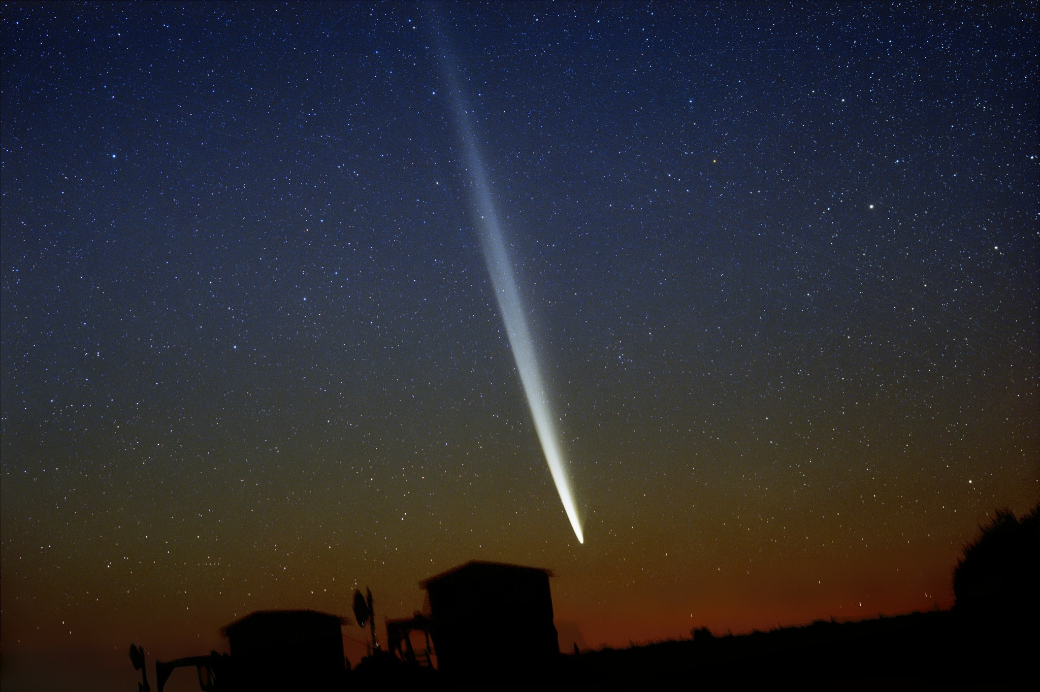 Comet TsuchinshanATLAS Is Here, and We Can Finally See It