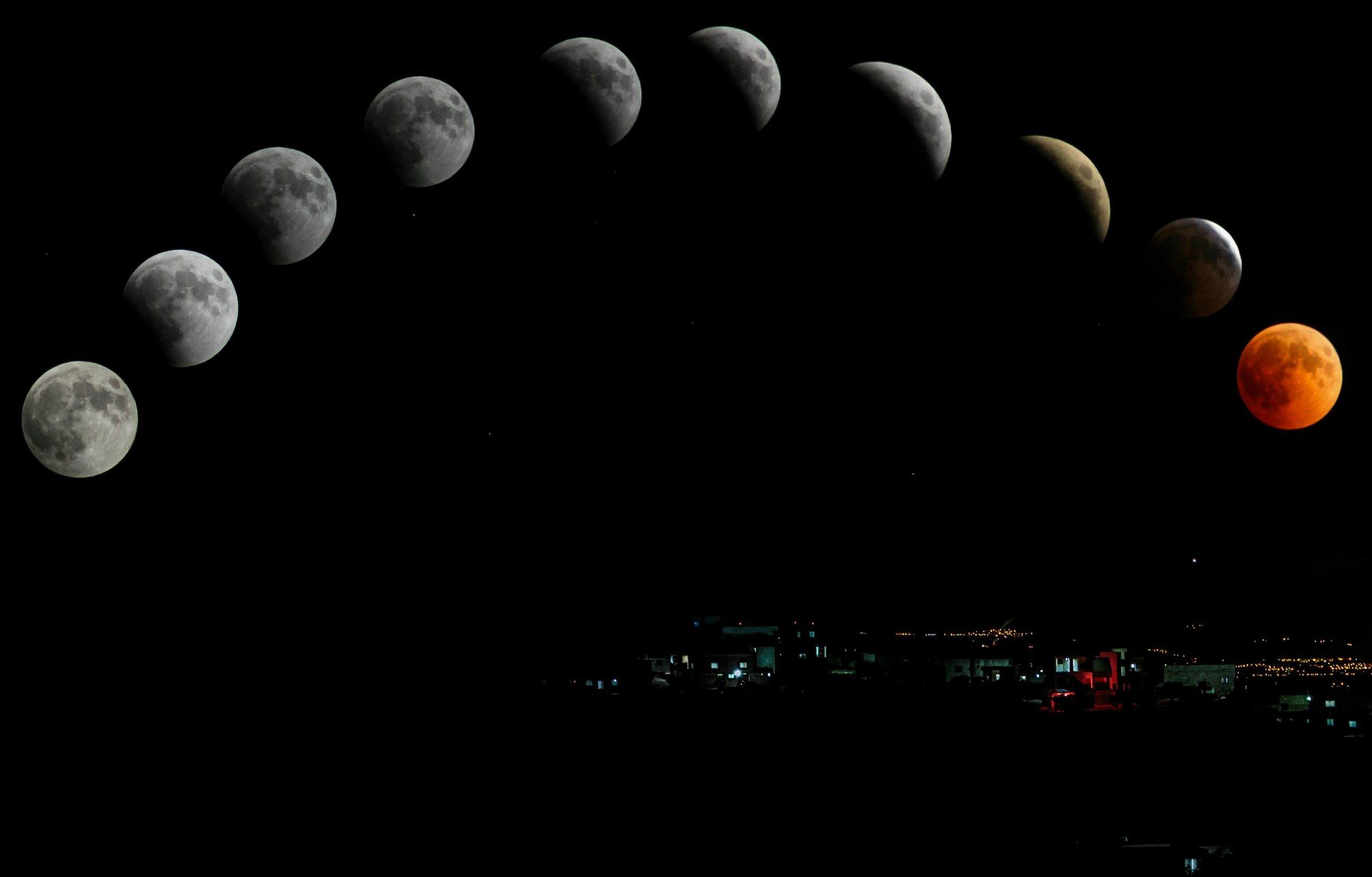 Supermoon 2025 – what it is, exact date, how to observe it.