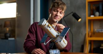 Модель LEGO Icons: Hubble Space Telescope