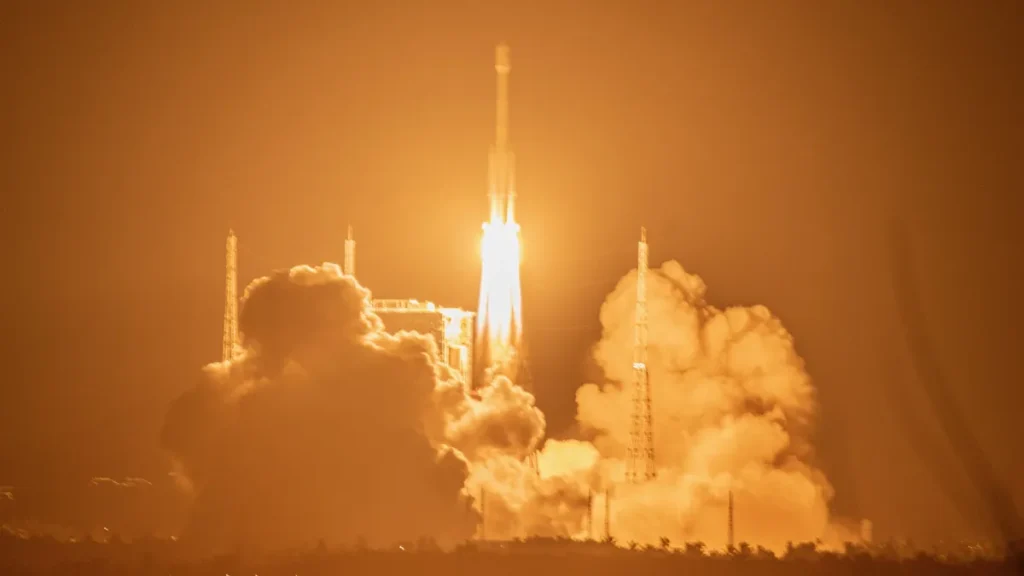 Старт ракети-носія «Чанчжень-7А» із супутником ChinaSat 4B з космодрому Веньчан