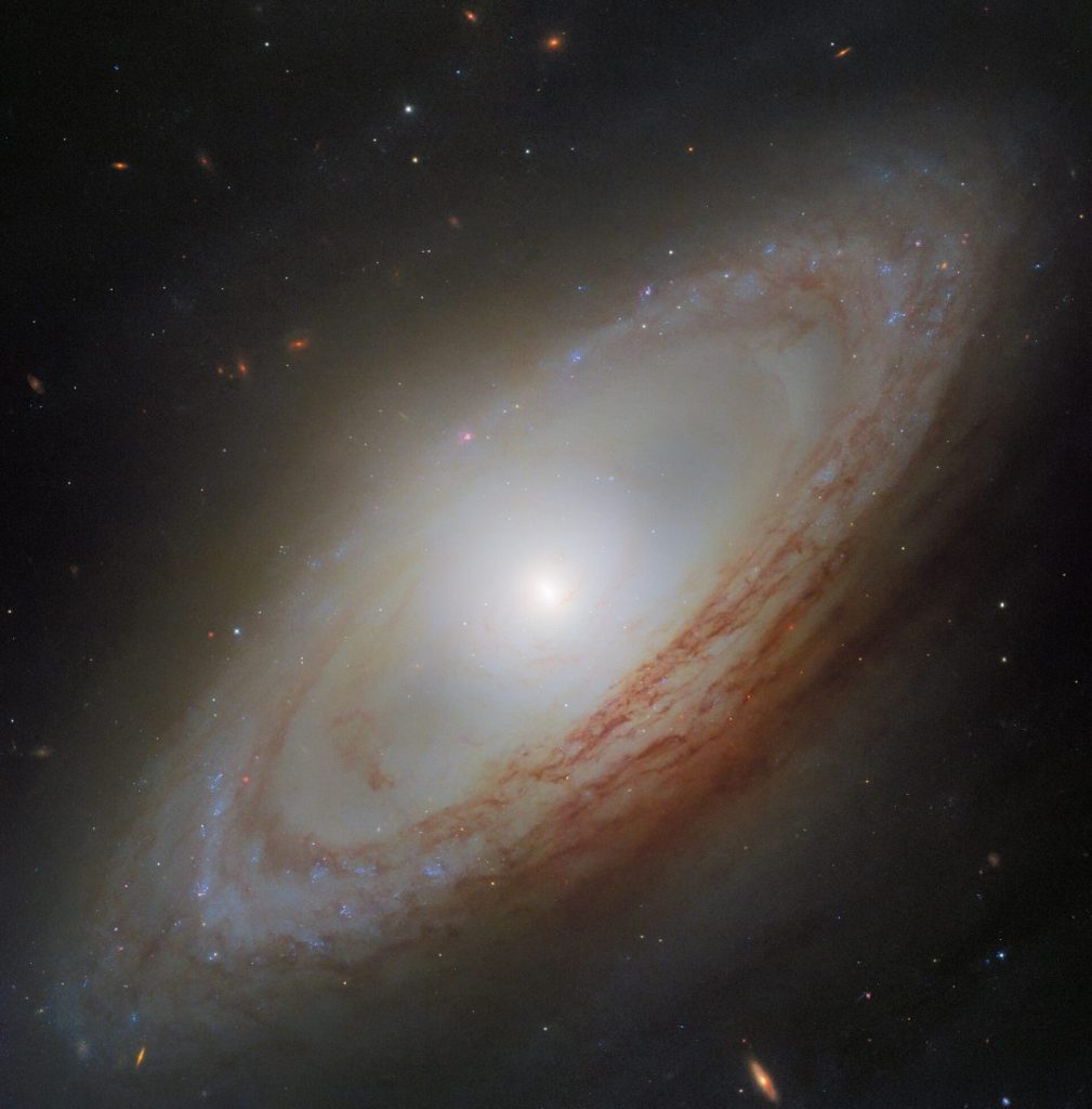 NGC 4698