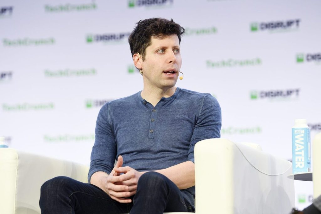 Співзасновник і генеральний директор OpenAI Сем Альтман виступає на конференції