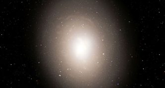 Галактика IC 1101
