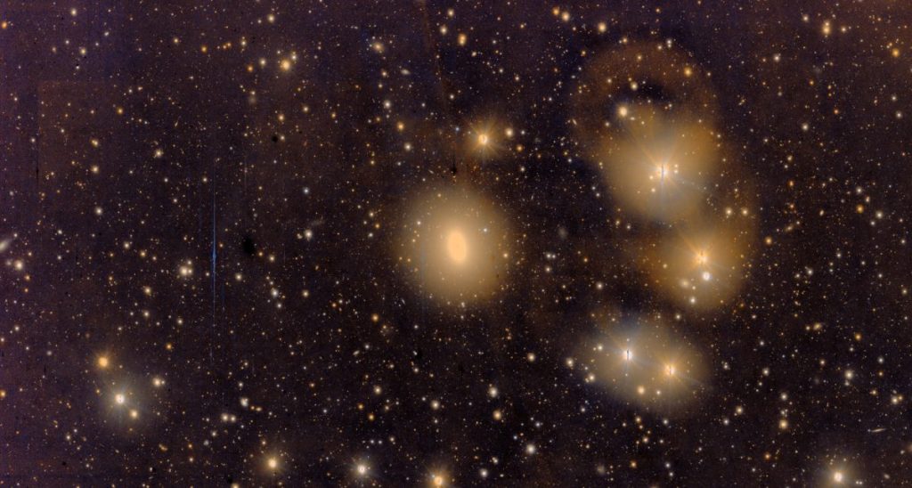 Галактика NGC 5087 та її околиці на знімку телескопа VST