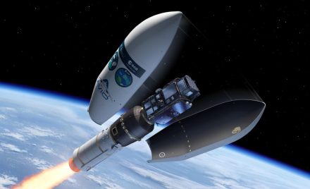 Супутники Sentinel-3C і FLEX під обтічником ракети Vega-C