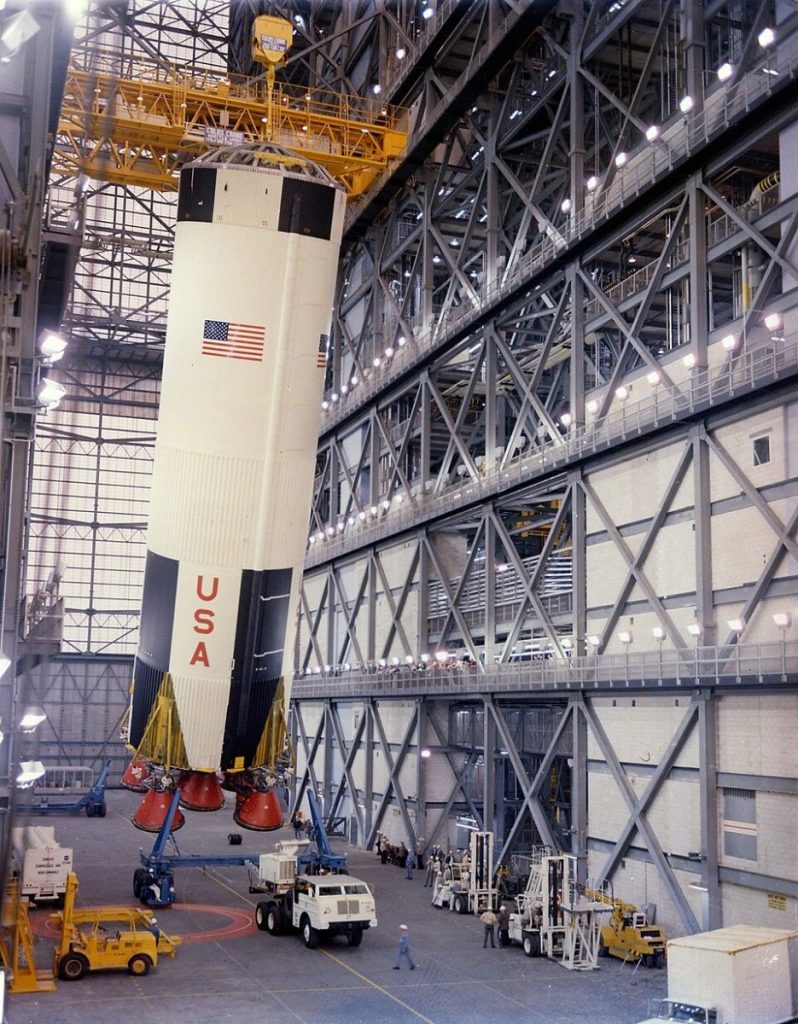 Виробництво першого ступеня ракети Saturn-V