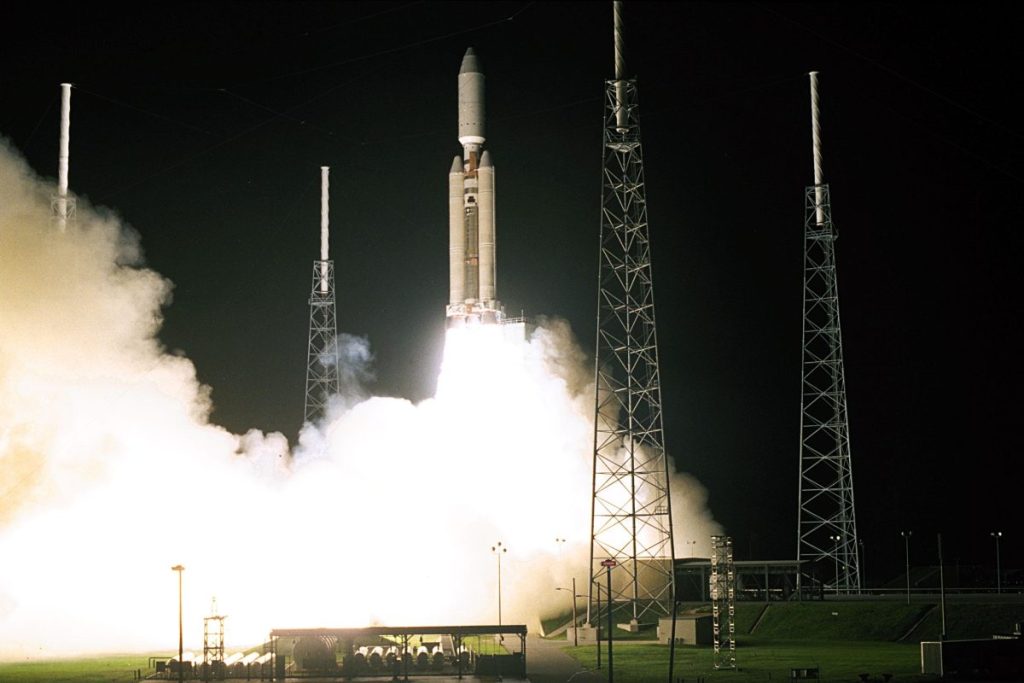 Старт ракети Titan IVB з апаратом Cassini 15 жовтня 1997 року
